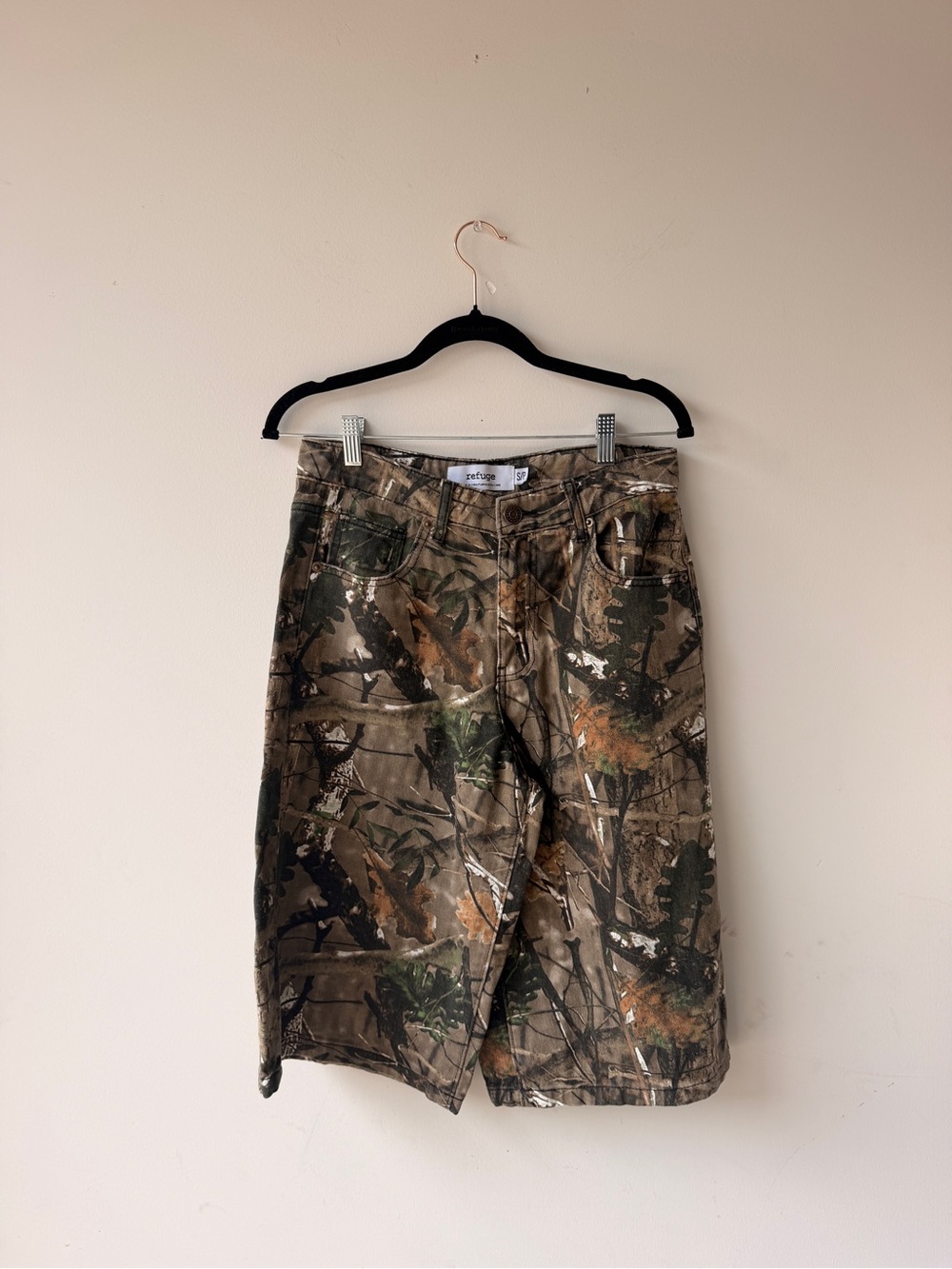 refuge Women's Camo Cargo Shorts - Brown/Green